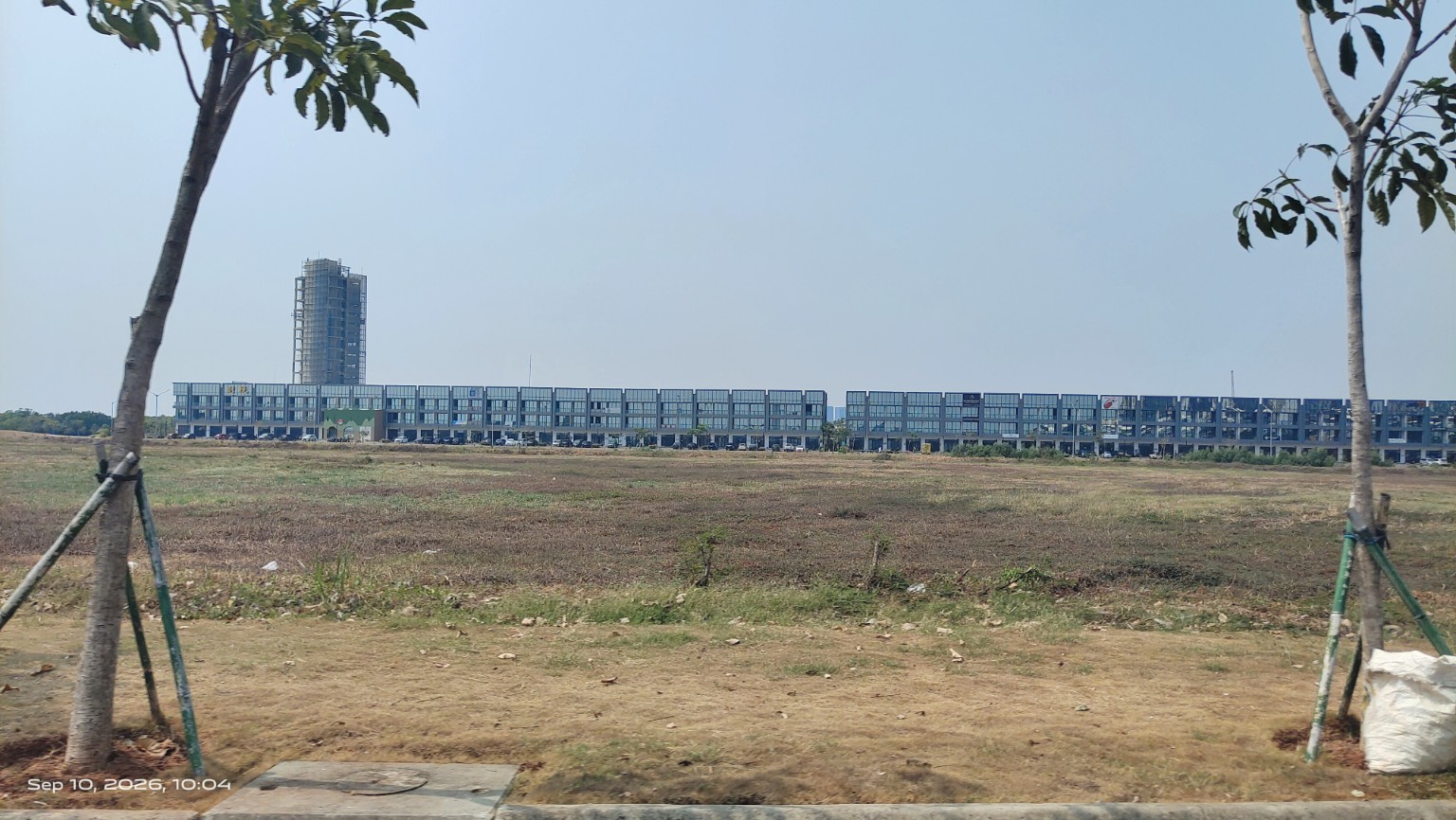 Kawasan komersial PIK 2